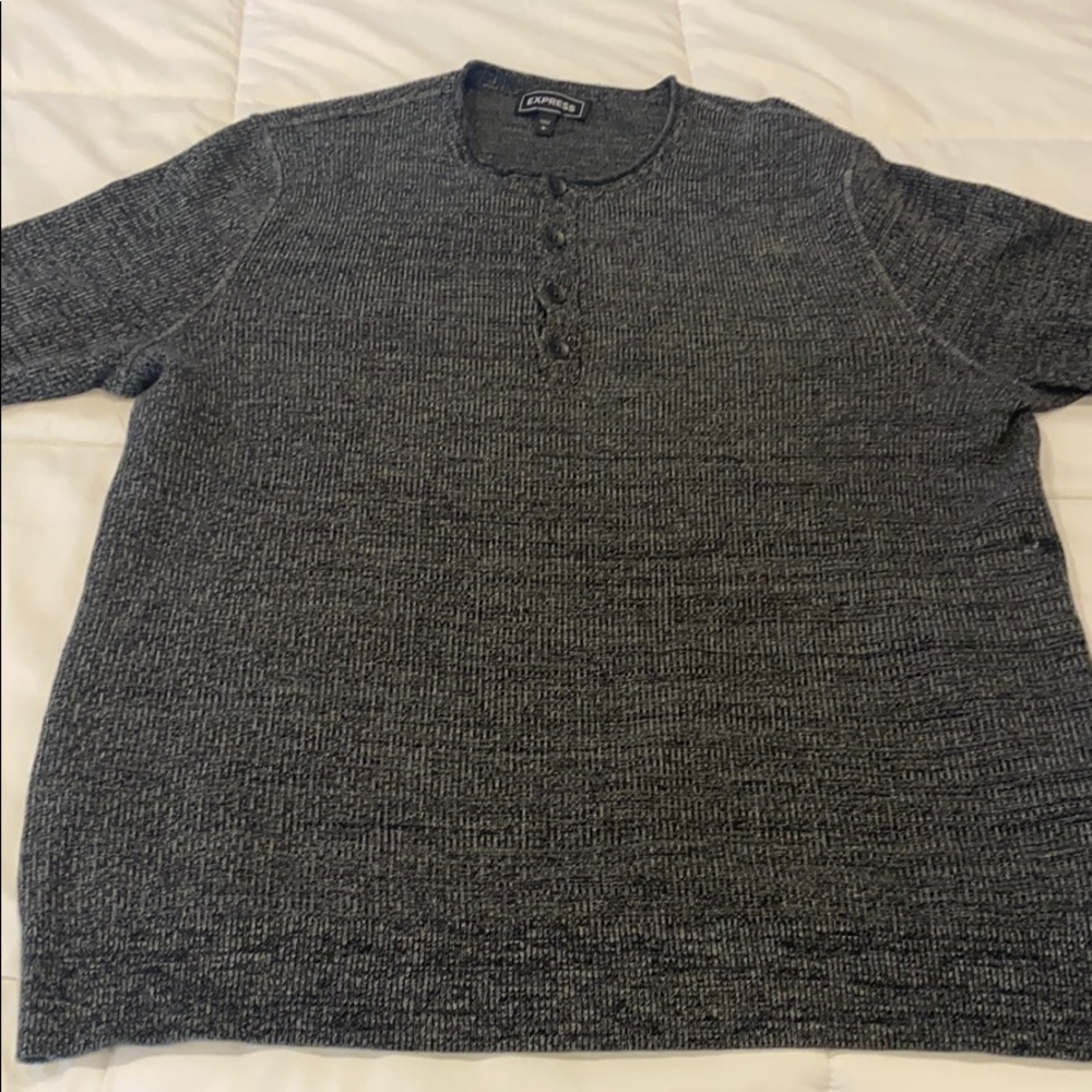 Express long sleeve henley SZ large